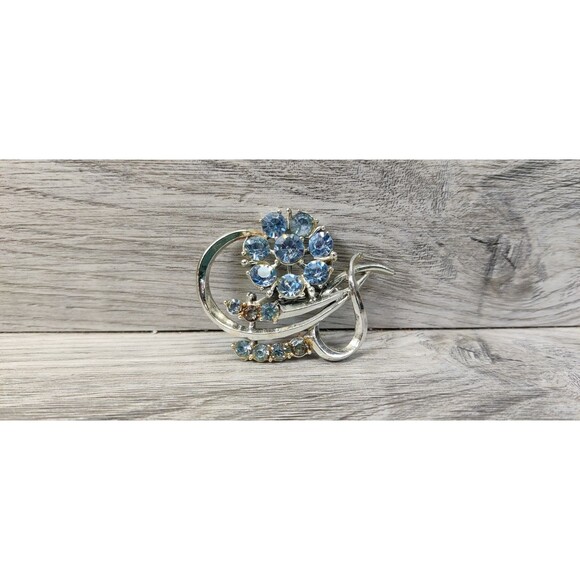 Vintage, 2” Silver Toned, Ice Blue Floral Brooch. Mark Not Legible - Picture 1 of 4